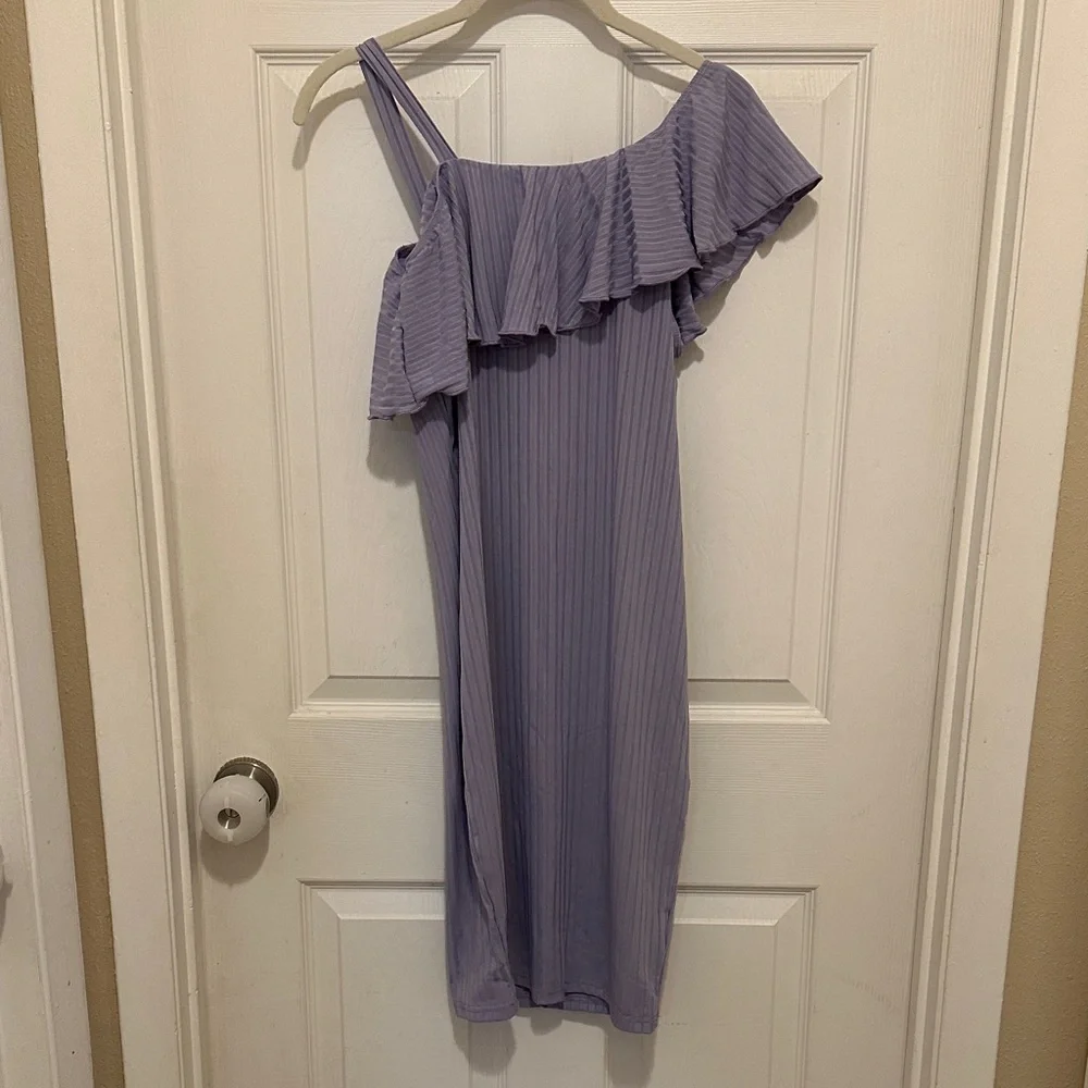 NWT,  Cute Ruffled One-Shoulder Dress in Lavender 💜💜💜